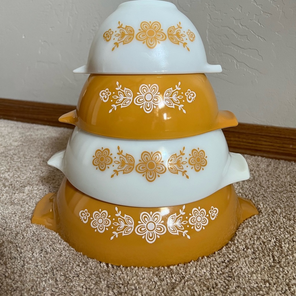 Pyrex Gold Cinderella Bowls Butterfly Complete Set
